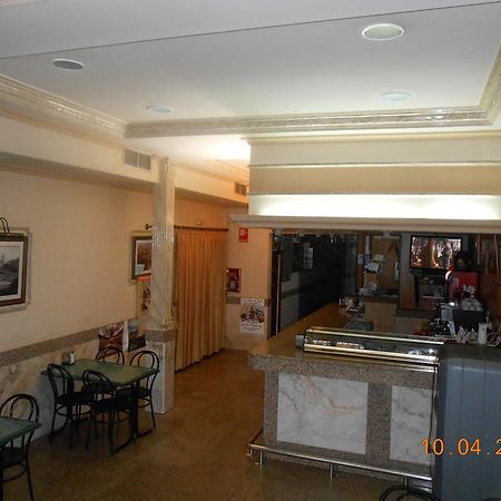 Hotel Los Hermanos 오카나 외부 사진