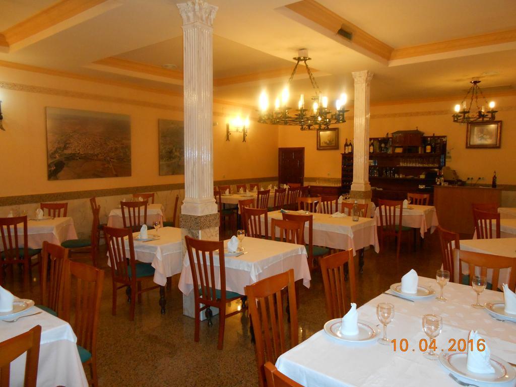 Hotel Los Hermanos 오카나 외부 사진