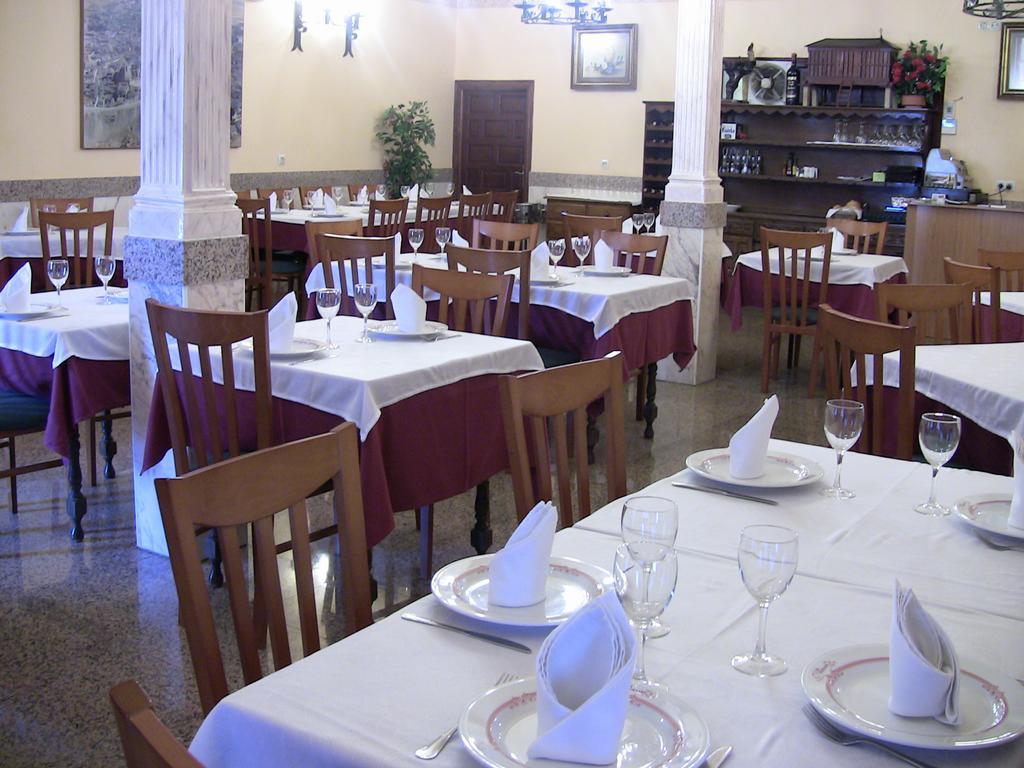 Hotel Los Hermanos 오카나 외부 사진