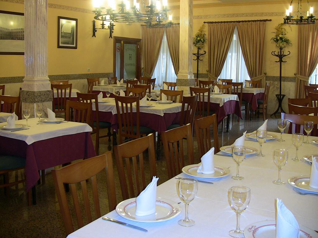 Hotel Los Hermanos 오카나 외부 사진