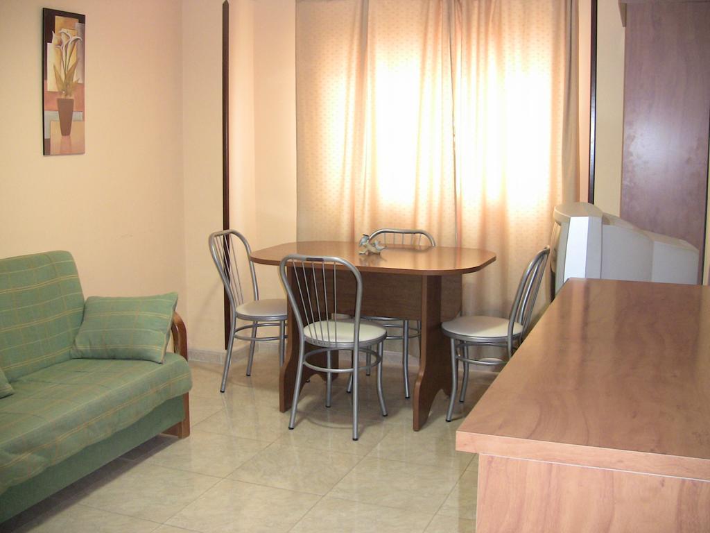 Hotel Los Hermanos 오카나 외부 사진