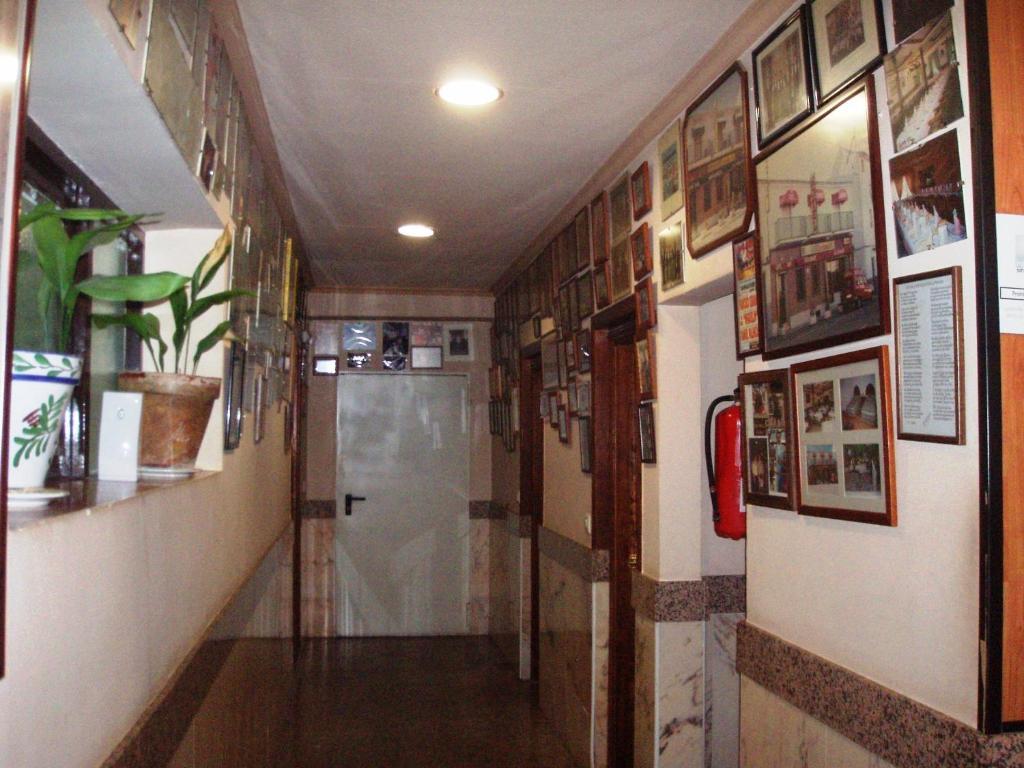Hotel Los Hermanos 오카나 외부 사진