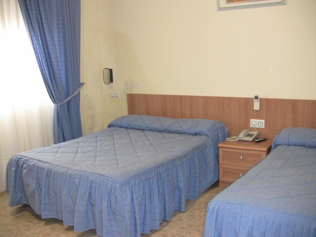 Hotel Los Hermanos 오카나 외부 사진