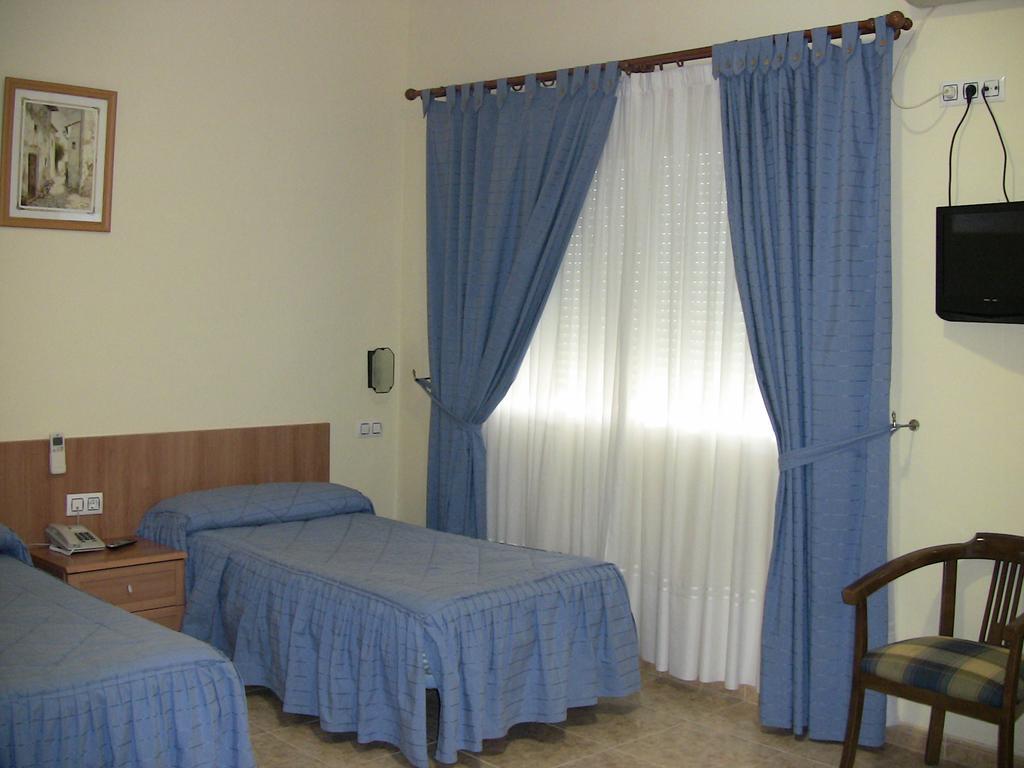 Hotel Los Hermanos 오카나 외부 사진