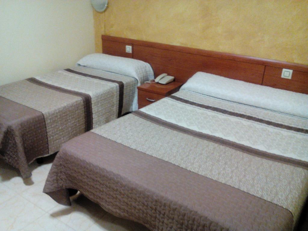 Hotel Los Hermanos 오카나 외부 사진